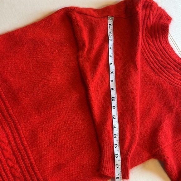 VTG 80s-E. M. T.-M-Red crewneck sweater removable shoulder pads Lambswool blend. - Picture 10 of 10